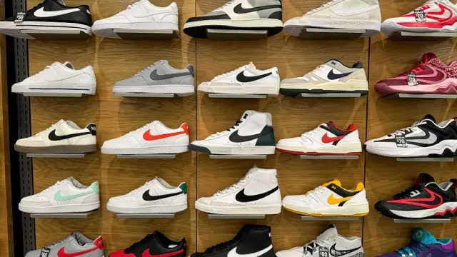 NikeSneakerWall