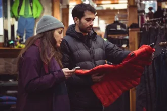 For most of 2025, U.S. apparel prices have stayed unusually quiet. Some small fluctuations appeared, but nothing significant.
