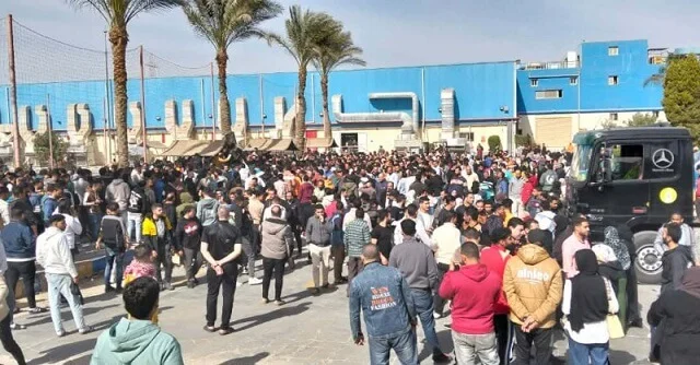 Jade Textile Workers Walk Out Demanding Pay Hike