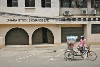 Bangladesh Stocks Fall as Middle East Tensions end Four-Day Rally